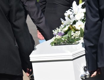 Choosing a Casket: Casket Features and Upgrades