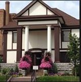 Exterior shot of Thomas Family Funeral Home