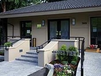 Exterior shot of Evergreen-Washelli Cemetery