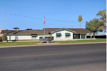 Exterior shot of Green Acres Glendale Mortuary