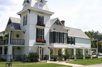 Exterior shot of Broadus-Raines Funeral Home