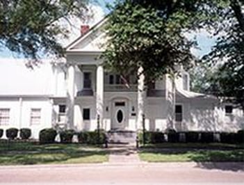 Exterior shot of Paulk Funeral Home