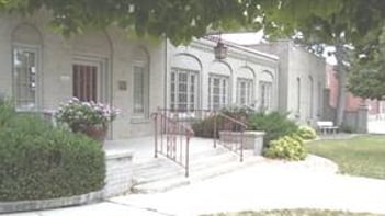 Exterior shot of Slininger-Rossow Funeral Home