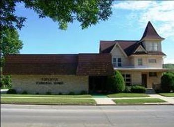 Exterior shot of Fjelstul Funeral Home