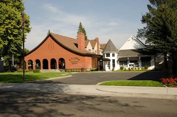 Exterior shot of Yates Funeral Homes & Crmtry