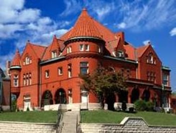 Exterior shot of Hart Funeral Home