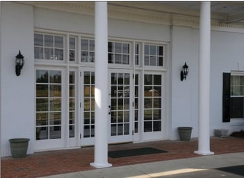 Exterior shot of Skinner & Smith Funeral Home