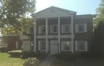 Exterior shot of Dahl Funeral Home