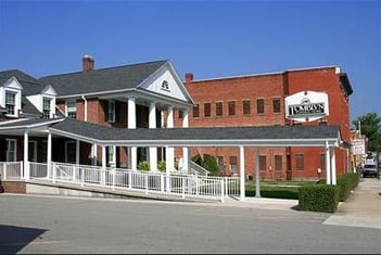 Exterior shot of Tomblyn Funeral Home