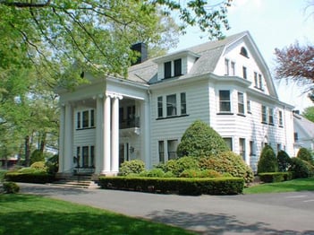 Exterior shot of Higgins Home for Funerals