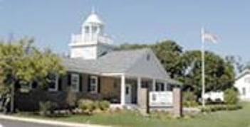 Exterior shot of Bradley & Stow Funeral Home