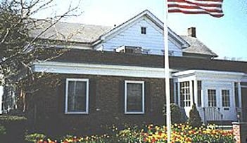 Exterior shot of Bizub-Parker Funeral Home