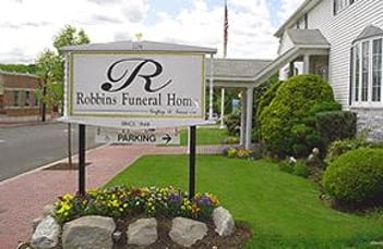 Exterior shot of Robbins Funeral Home