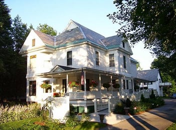 Exterior shot of Aw Rich Funeral Home