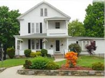 Exterior shot of Smith & Walker Funeral Home