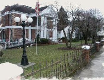 Exterior shot of Mullins Funeral Home