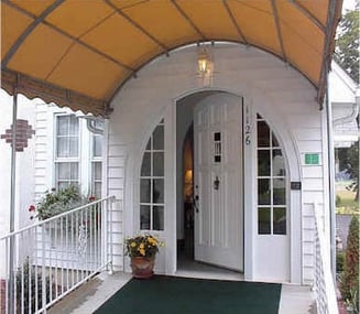 Exterior shot of Caywood's Funeral Home & Grdns