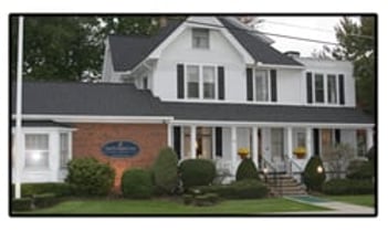 Exterior shot of Davis-Babcock Funeral Home