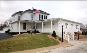 Exterior shot of Niebur Funeral Home