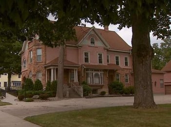 Exterior shot of Schrauben-Lehman Funeral Home