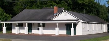 Exterior shot of Lea & Pope Funeral Home