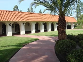 Exterior shot of El Cajon Mortuary & Cremation