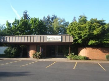 Exterior shot of DE Moss-Durdan Funeral Home