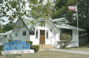 Exterior shot of Hodges Family Funeral Home