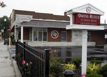 Exterior shot of Owens-Ruzich Funeral Home