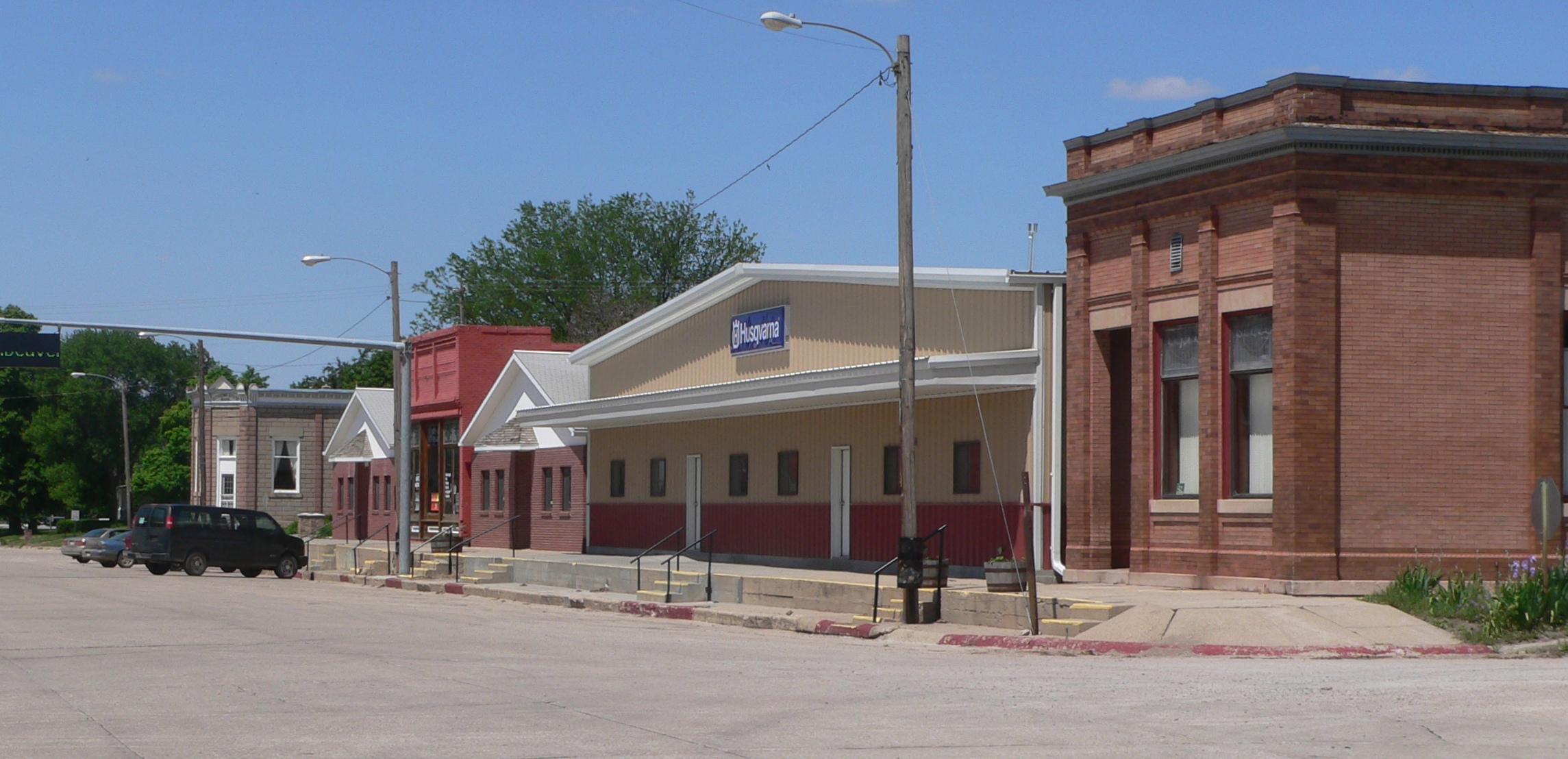 Beaver Crossing Funeral Homes, funeral services & flowers in Nebraska