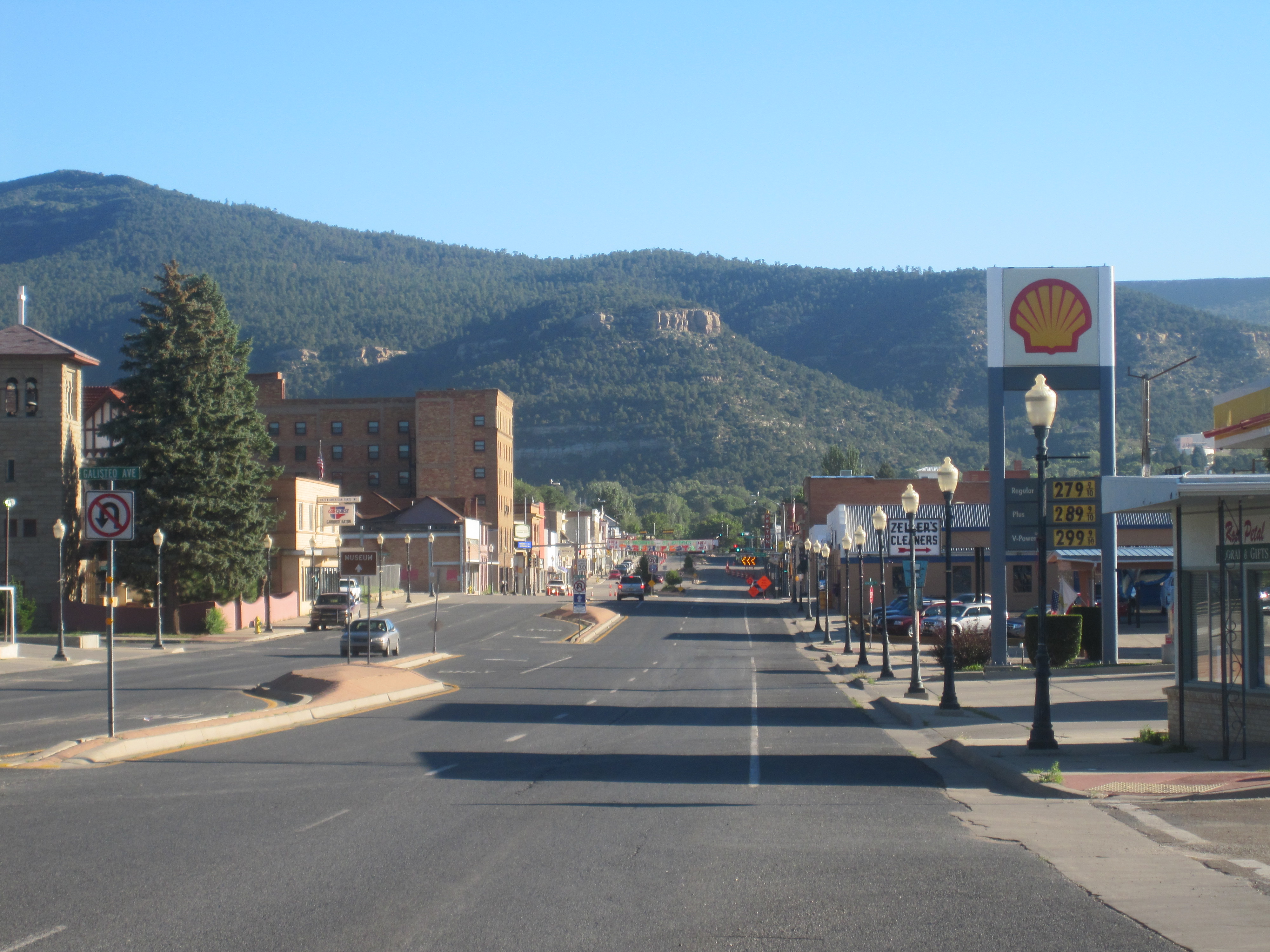 Raton Funeral Homes, funeral services & flowers in New Mexico