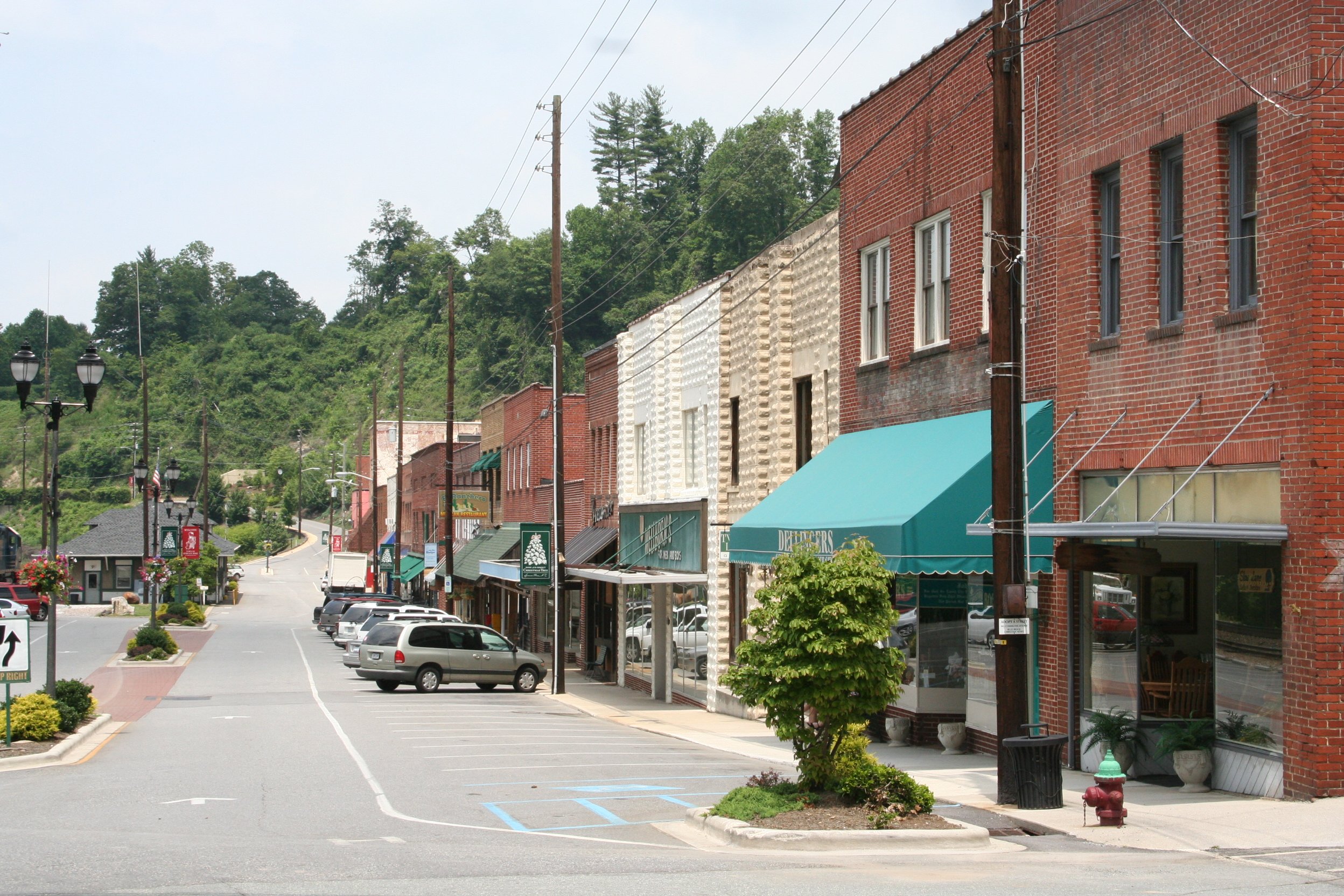 Spruce Pine Funeral Homes, funeral services & flowers in North Carolina