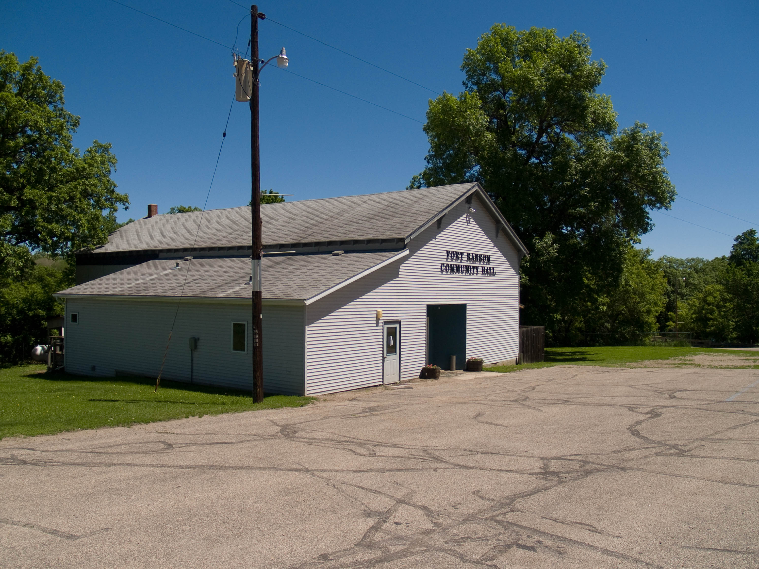 Fort Ransom Funeral Homes, funeral services & flowers in North Dakota