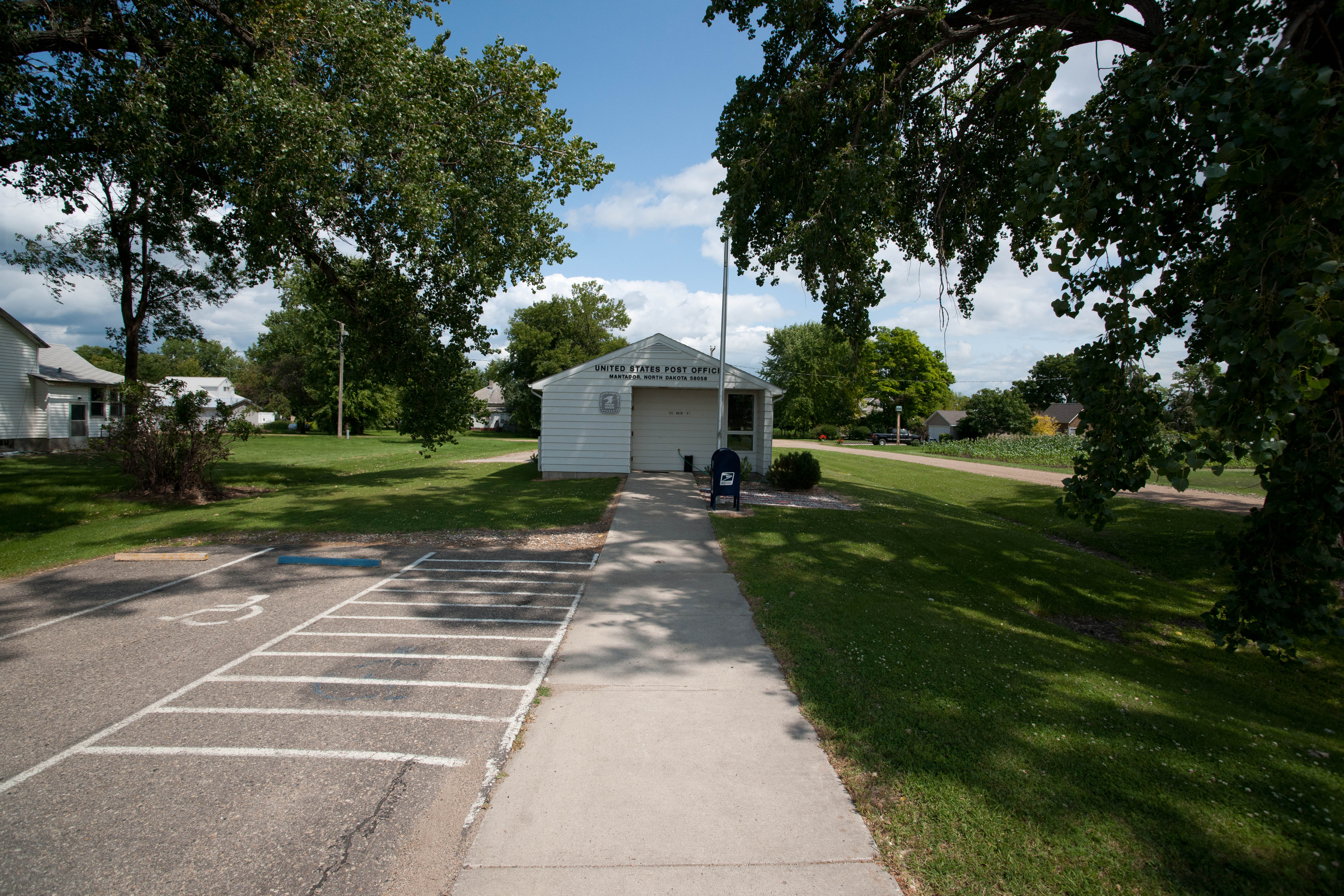 Mantador Funeral Homes, funeral services & flowers in North Dakota