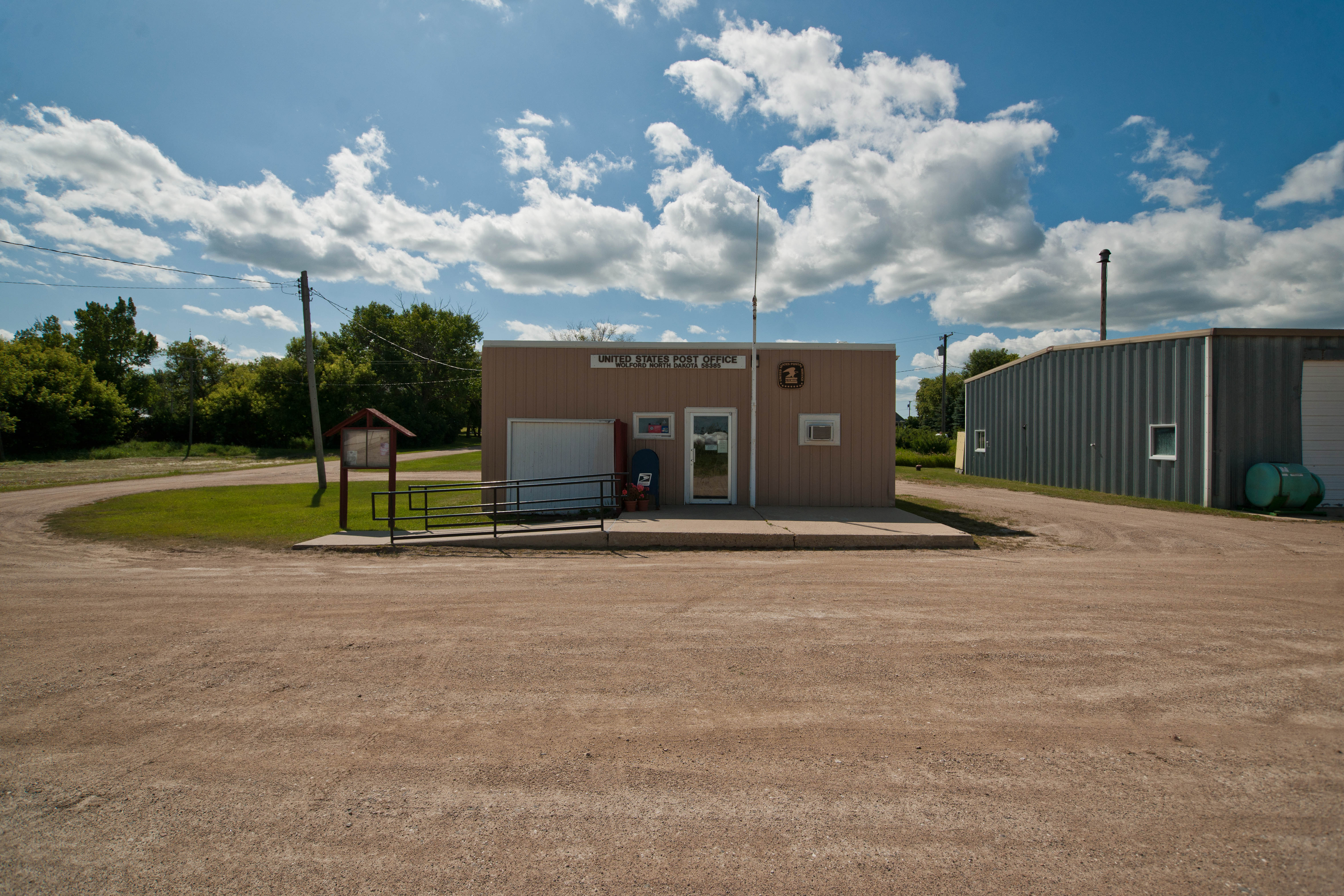 Wolford Funeral Homes, funeral services & flowers in North Dakota