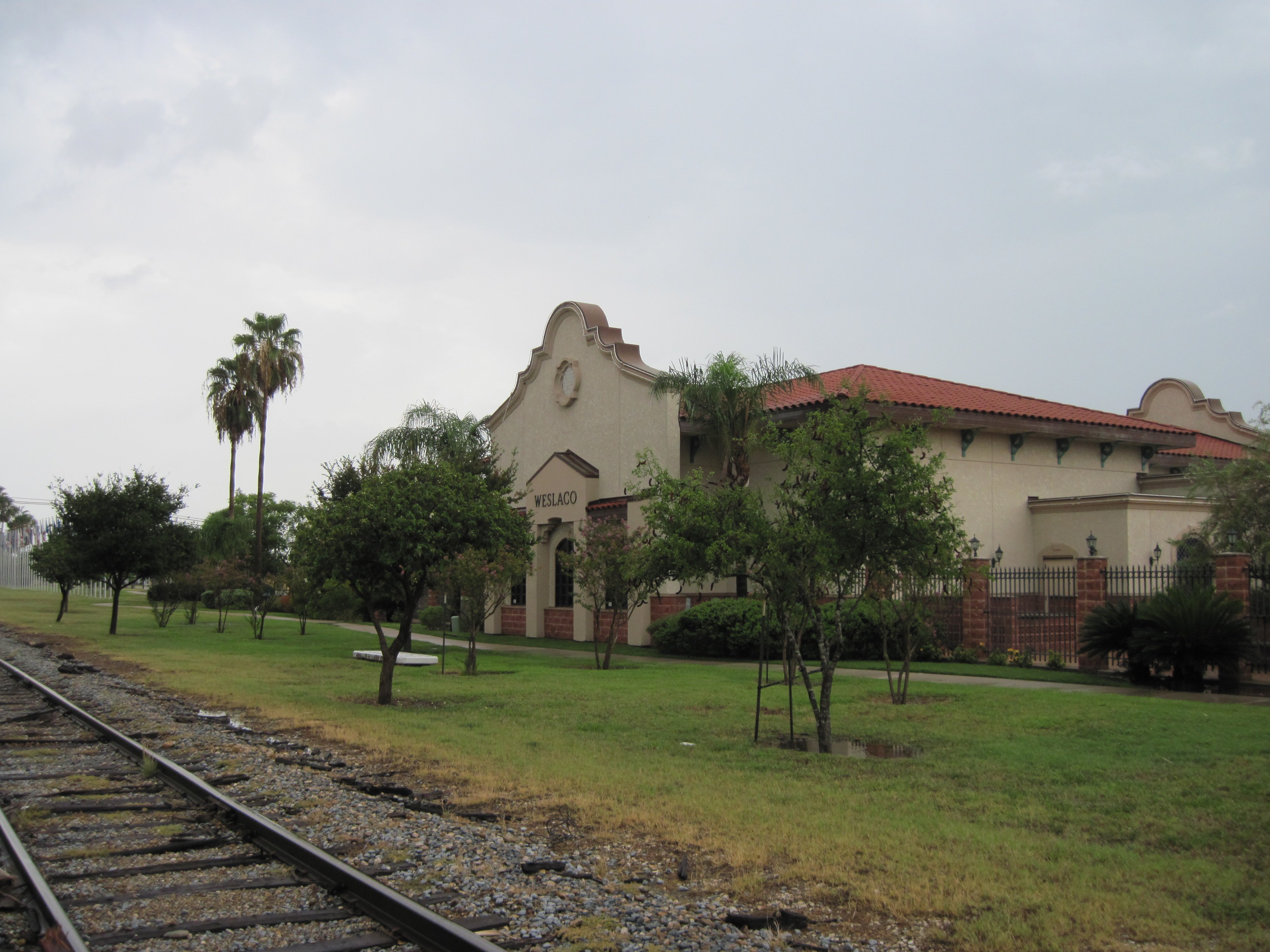 Weslaco Funeral Homes, funeral services & flowers in Texas